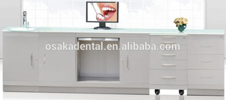 Cabinet médical de Cabinet dentaire d'acier inoxydable de haute couture avec le type de poignée