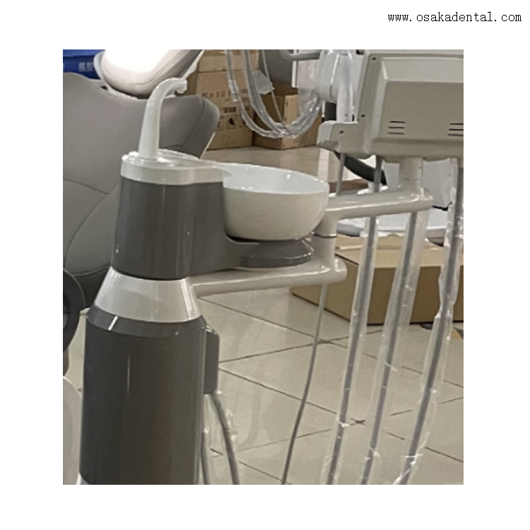 Fauteuil dentaire de haut niveau avec moniteur 17 pouces et caméra buccale