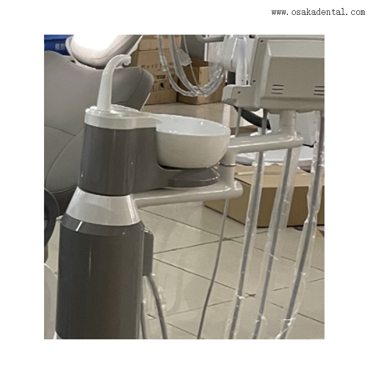 Fauteuil dentaire de haut niveau avec moniteur 17 pouces et caméra buccale