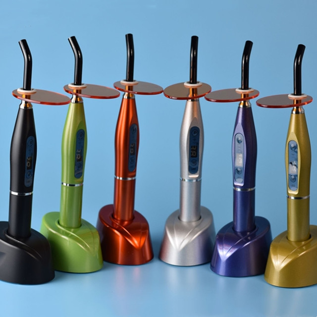 Lampe à polymériser dentaire de qualité supérieure, économique et Stable.