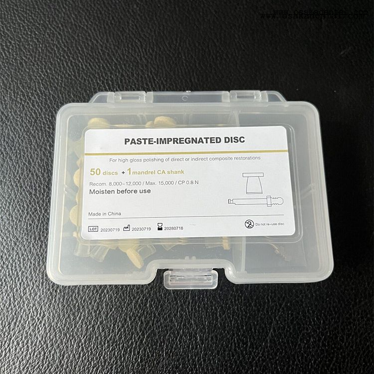 Disque imprégné de pâte dentaire pour un polissage haute brillance