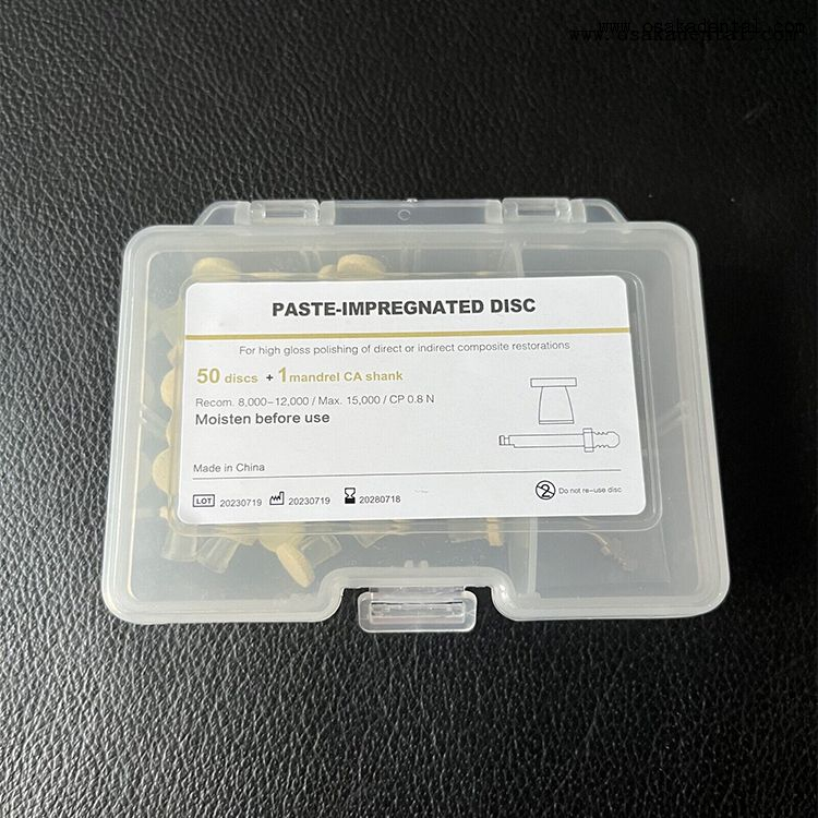 Disque imprégné de pâte dentaire pour un polissage haute brillance