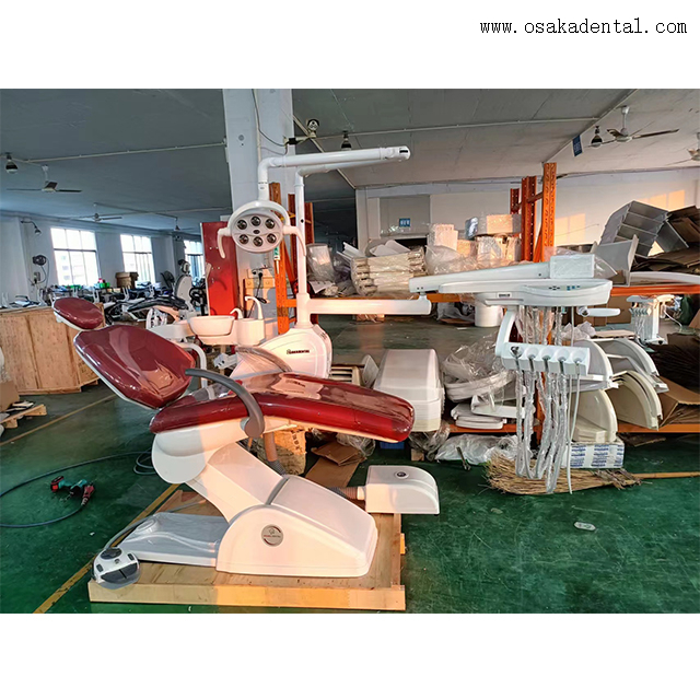 Fauteuil dentaire ergonomique – Cuir souple et éclairage LED réglable pour un confort optimal.