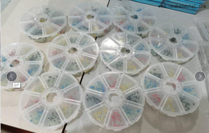 Poteau de fibre dentaire couleur de différence poteau de fibre droite dans une boîte ronde