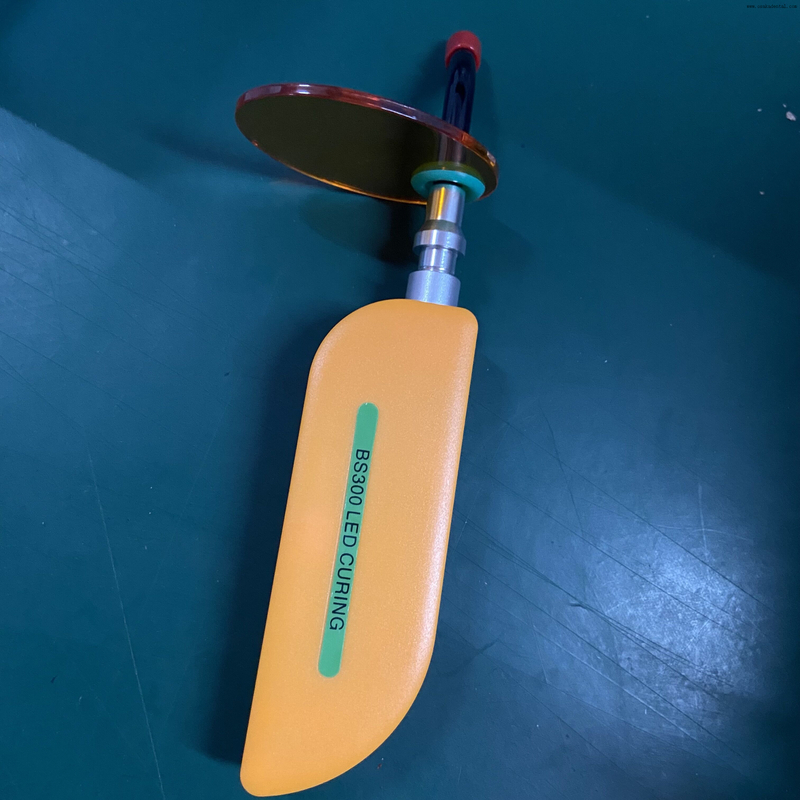 Lampe à polymériser LED de type économique dentaire OSA-F686C1