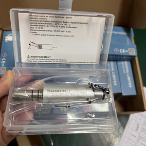 Moteur d'entraînement pneumatique pour ensemble de pièces à main dentaires à basse vitesse