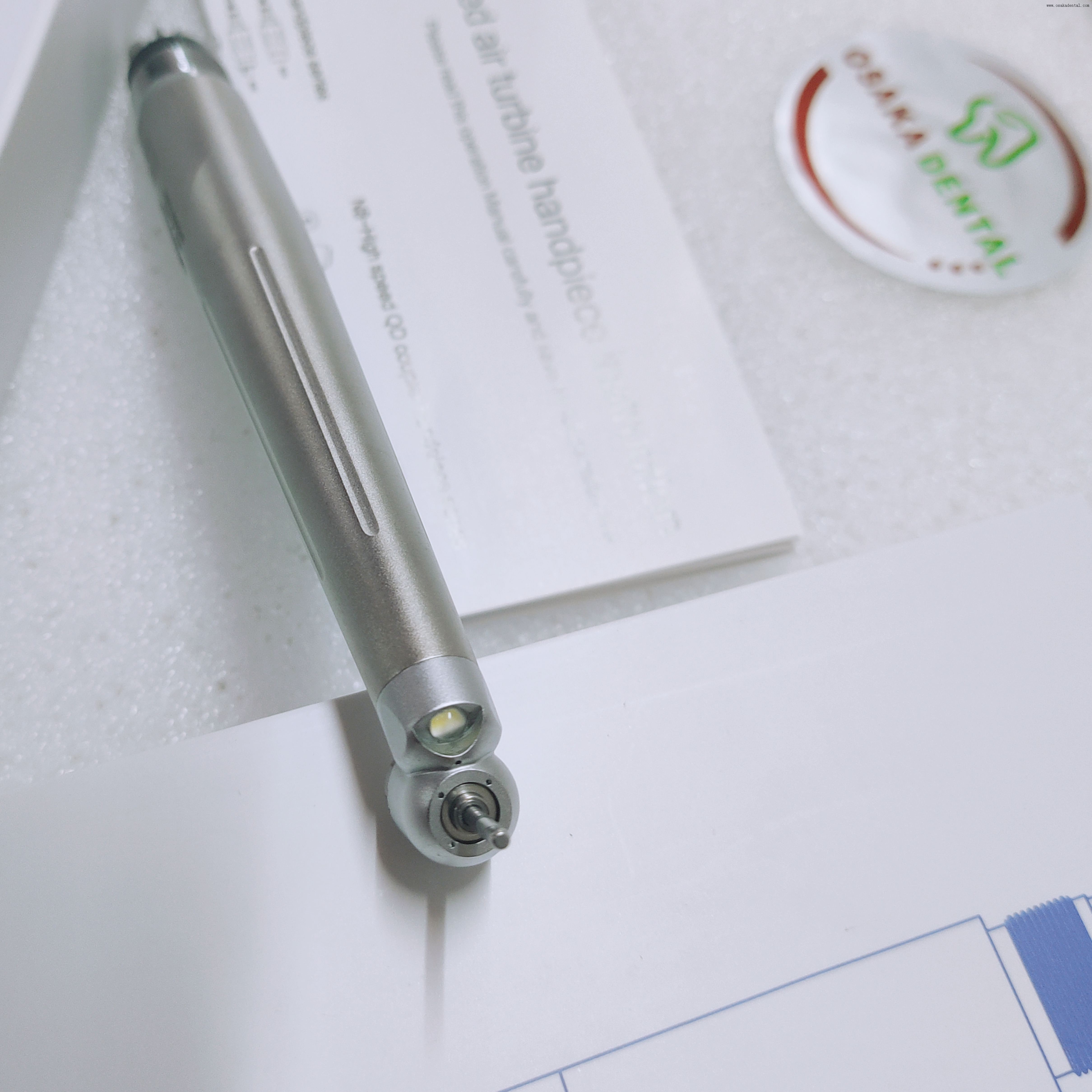 Pièce à main dentaire contre-angle à 45 degrés avec poignée ergonomique pour accès aux dents postérieures