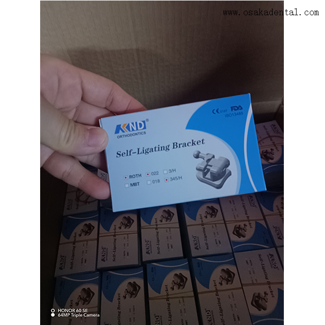 Brackets autoligaturants de haute qualité pour le traitement orthodontique