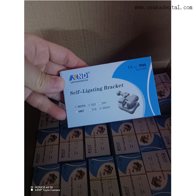 Brackets autoligaturants de haute qualité pour le traitement orthodontique