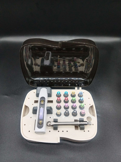 BOÎTE À OUTILS UNIVERSELLE ÉLECTRONIQUE Dentaire