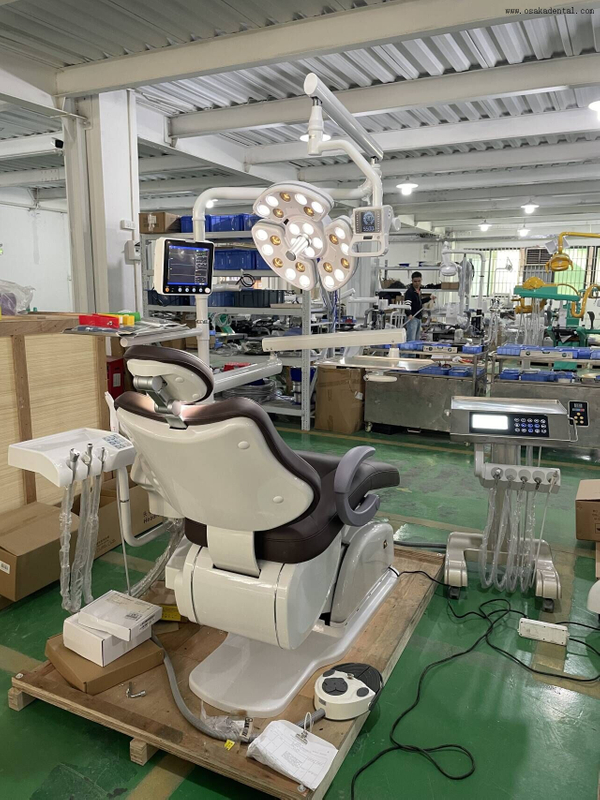 Les avantages de l’utilisation des lumières LED en chirurgie implantaire dentaire