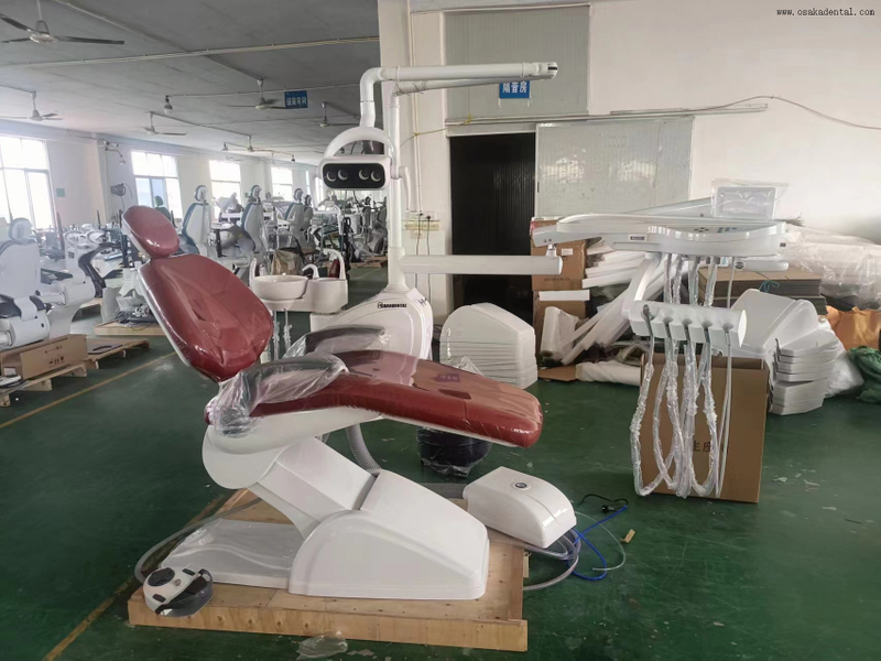 Fauteuil dentaire réglable à LED avec revêtement antimicrobien pour l'hygiène clinique