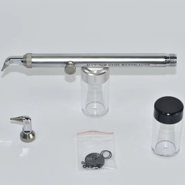 Microblaster dentaire en oxyde d'aluminium avec pulvérisation d'eau pour l'orthodontie