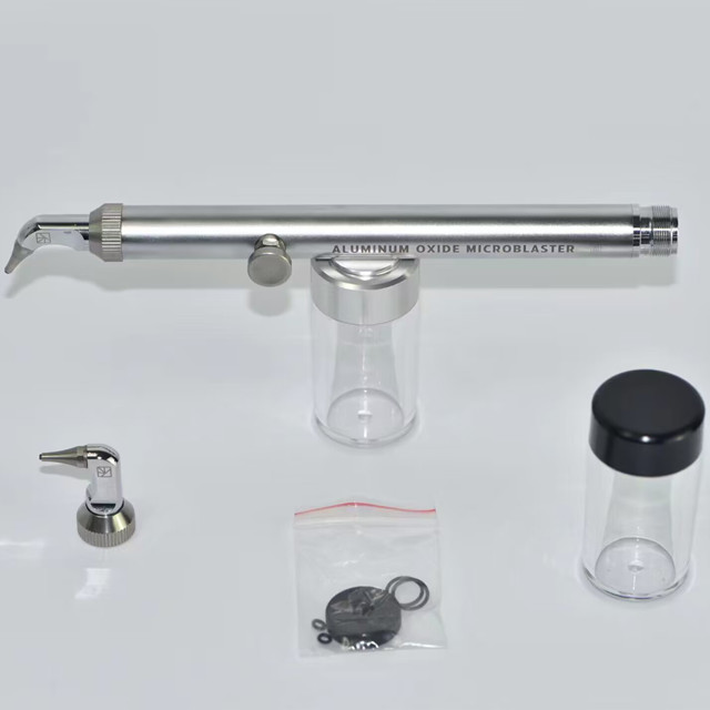 Microblaster dentaire en oxyde d'aluminium avec pulvérisation d'eau pour l'orthodontie