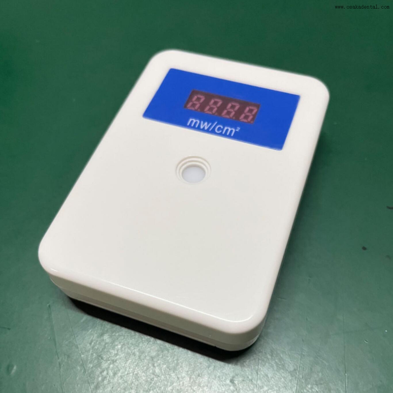 Compteur de puissance pour lampe à polymériser dentaire