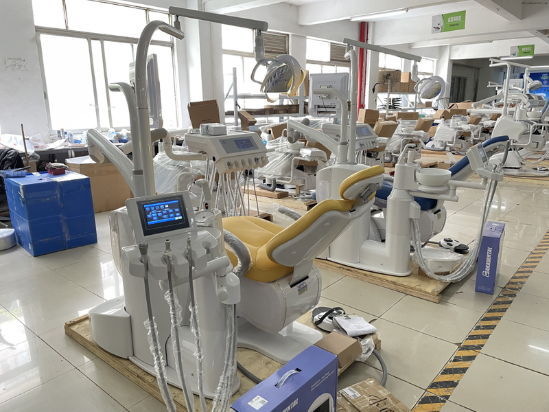 L'équipement de fauteuil dentaire le plus avancé offre une expérience de traitement confortable