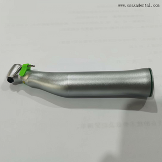 Contre-angle à pulvérisation externe avec lumière pour moteur d'implant