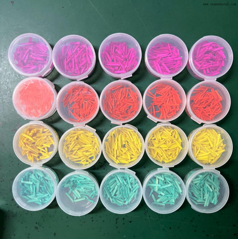 Produits dentaires disponibles, cale en poly en bois avec différentes tailles et couleurs