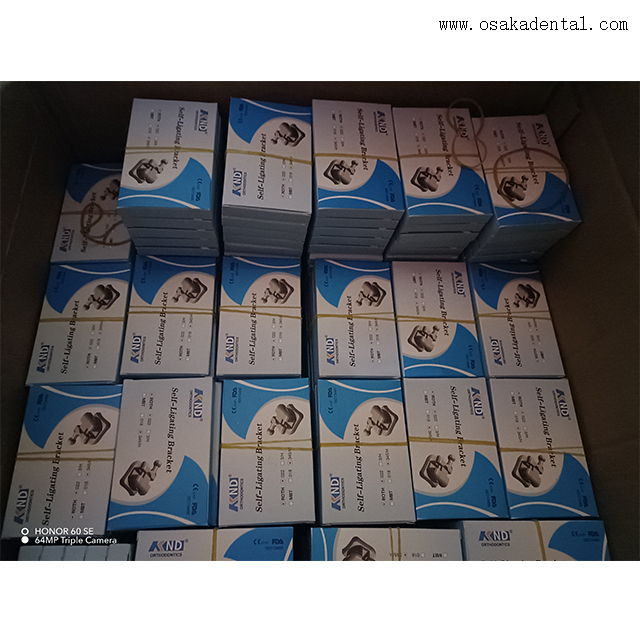 Brackets autoligaturants de haute qualité pour le traitement orthodontique