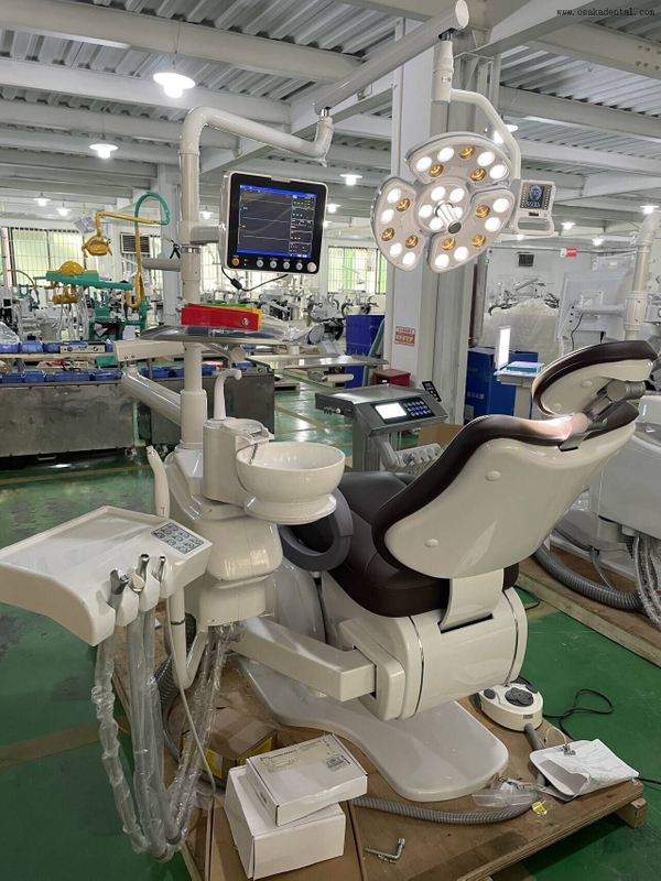 Les avantages de l’utilisation des lumières LED en chirurgie implantaire dentaire