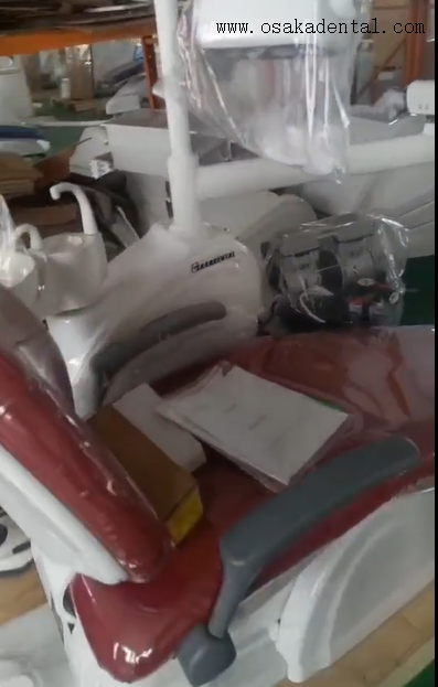 Fauteuil dentaire réglable à LED avec revêtement antimicrobien pour l'hygiène clinique