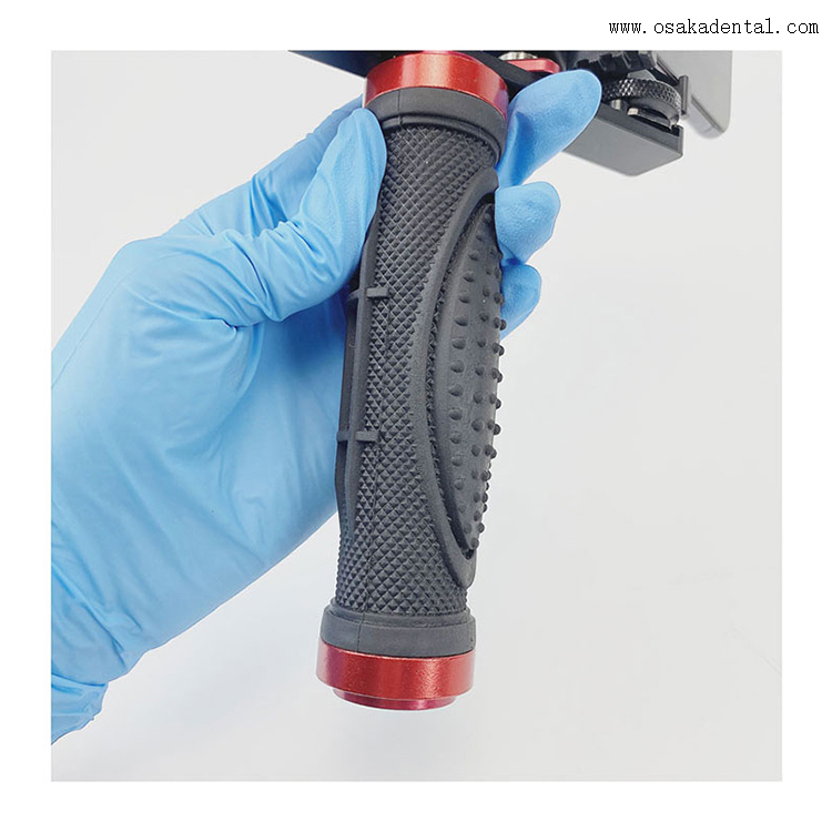 Flash de photographie dentaire pour compenser le manque de luminosité