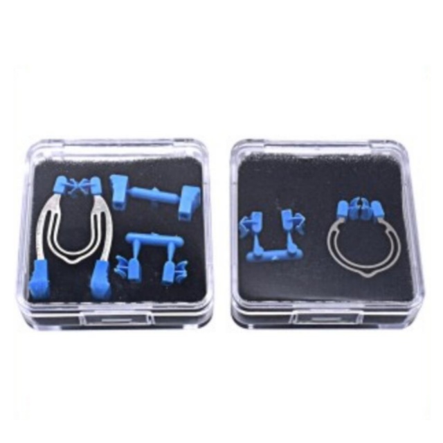 Clip pour matrices sectionnelles dentaires