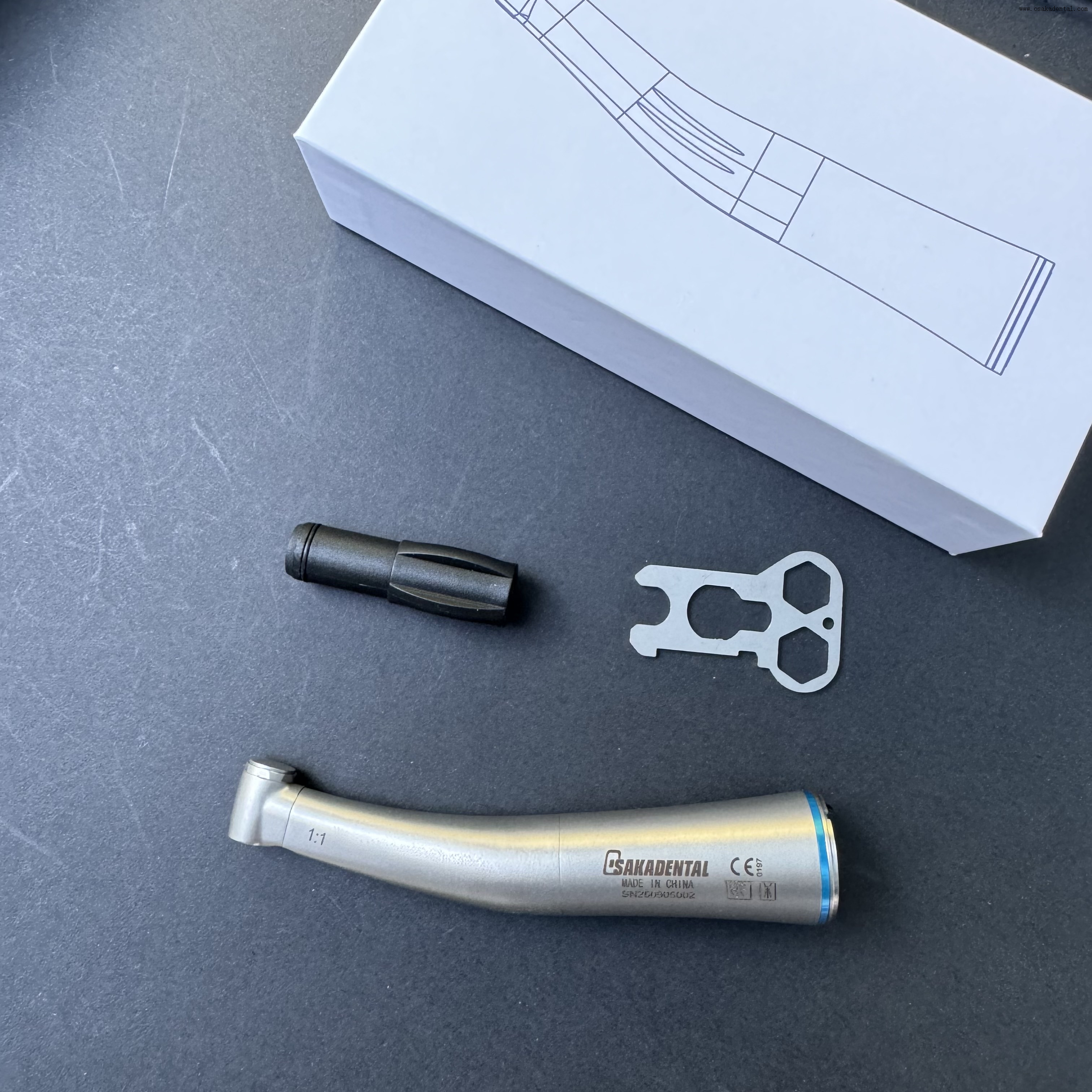 Contre-angle dentaire à fibre optique 1:1 pour fraises RA ou fraises FG