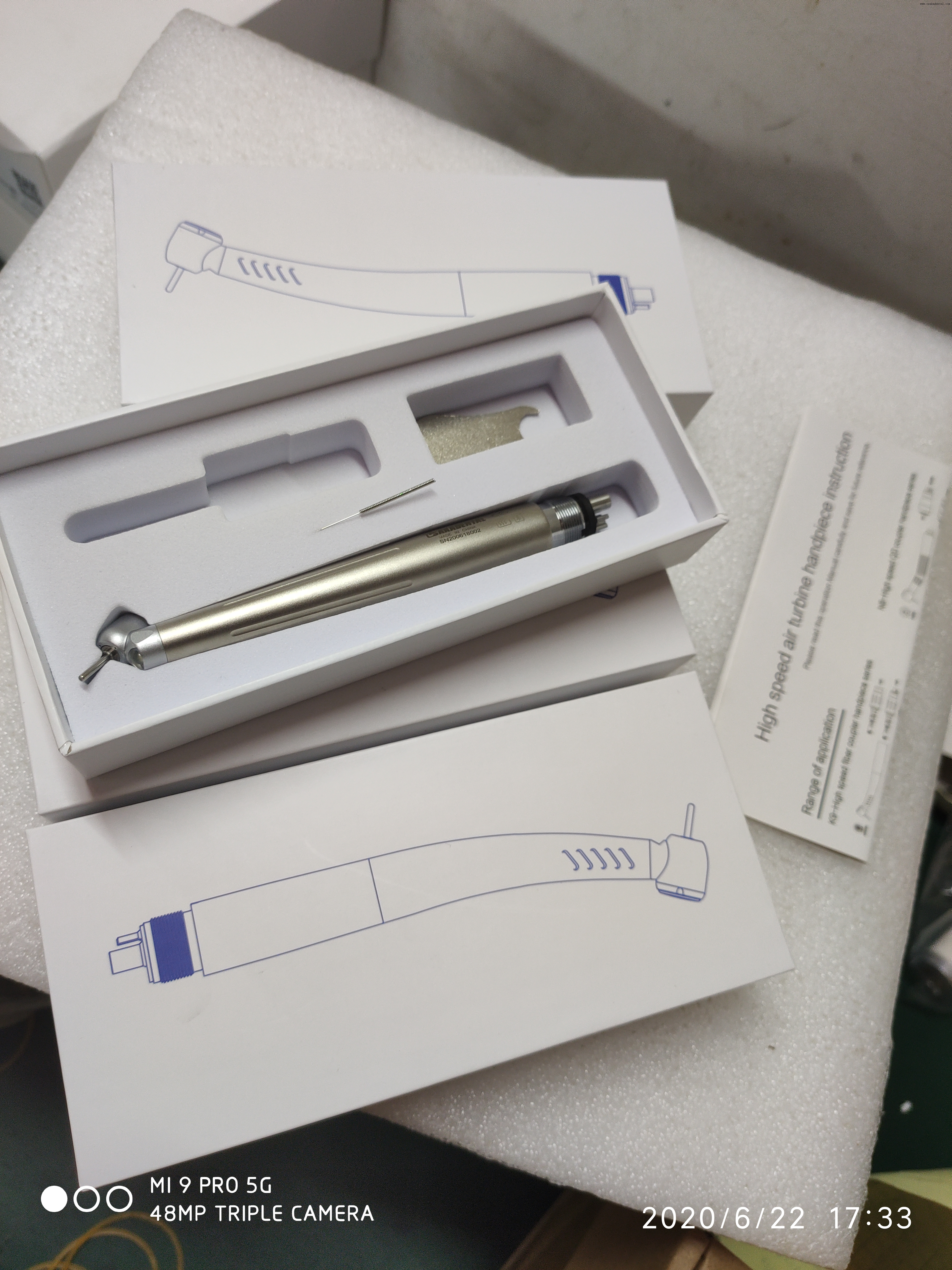 Pièce à main dentaire contre-angle à 45 degrés avec poignée ergonomique pour accès aux dents postérieures