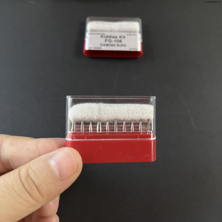 Fraises diamantées pour le polissage en clinique dentaire