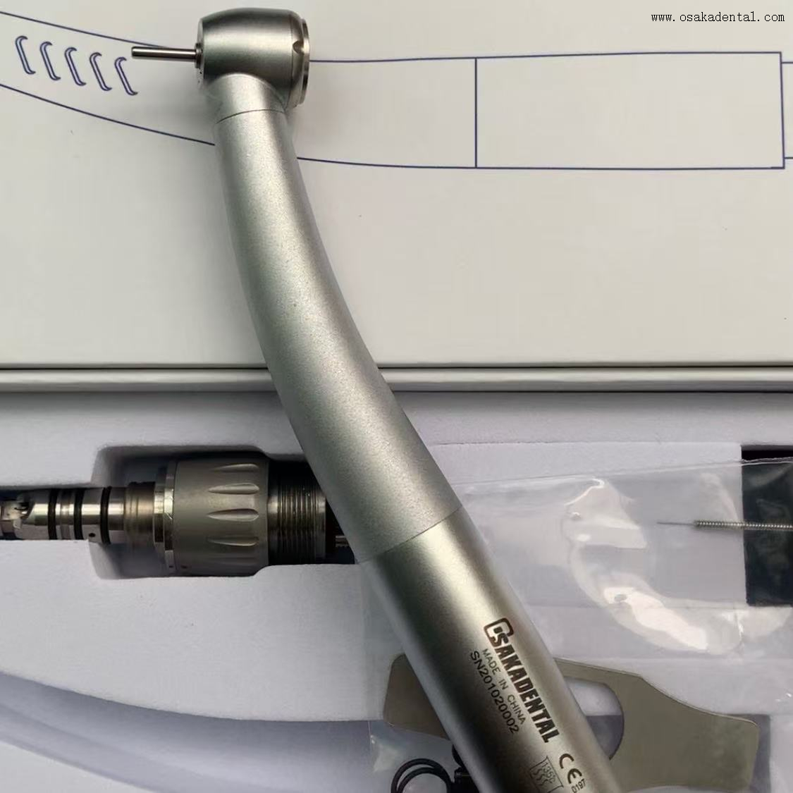 Pièce à main à fibre optique haute vitesse avec lumière unique