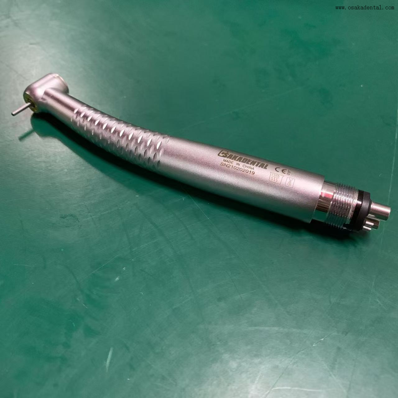 Pièce à main Clini dentaire haute vitesse à 5 LED avec 2 ou 4 trous