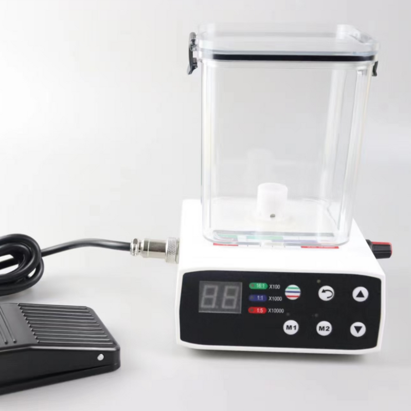 Moteur électrique dentaire avec réservoir d'eau et pédale