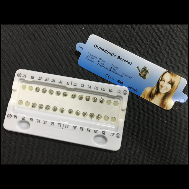 Support orthodontique de matériel dentaire doux