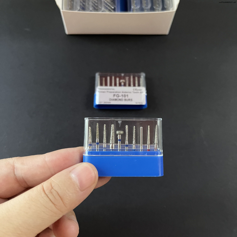 Fraises diamantées pour le polissage en clinique dentaire