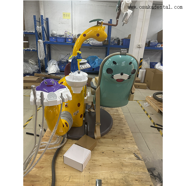 Fauteuil dentaire pédiatrique en forme de girafe avec écran LCD interactif