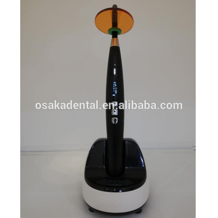 Une lampe à polymériser dentaire de 3 secondes avec lumière bleue