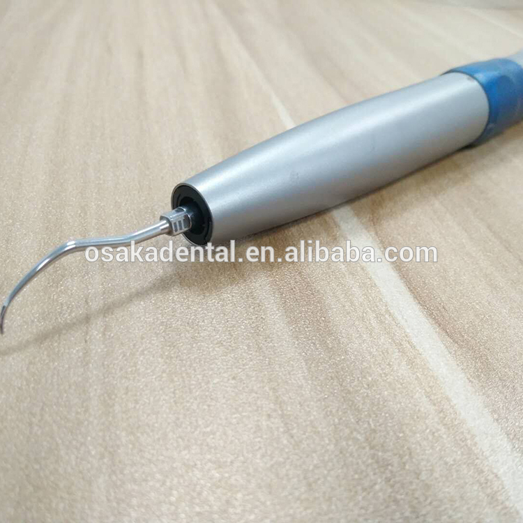 Le détartreur à air de haute qualité a une lumière à fibre optique avec couplage