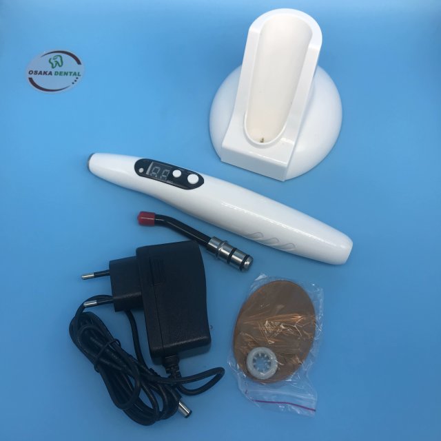 Lampe à polymériser pour usage dentaire