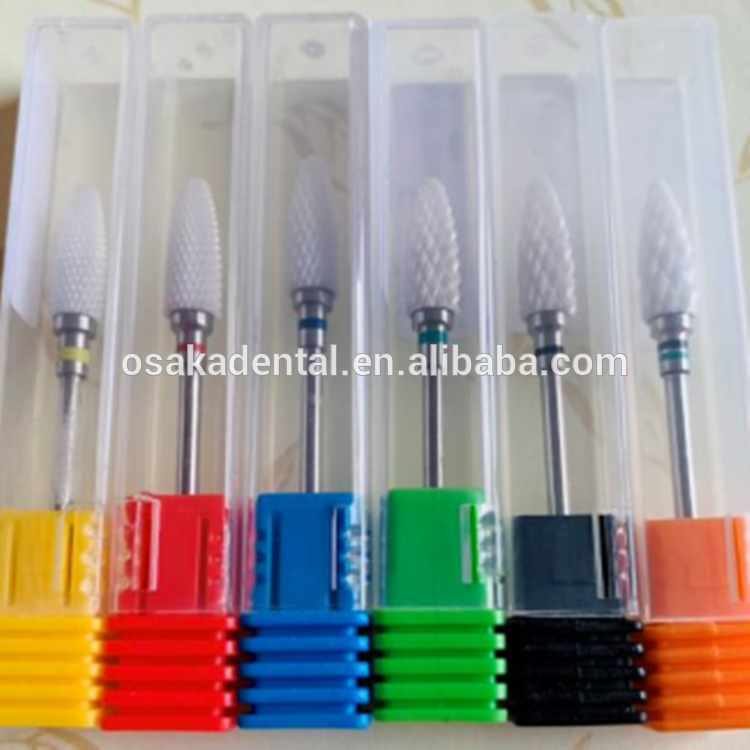 Une fraise à polir les ongles en céramique