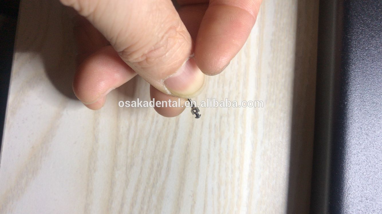 Micro-implant dentaire orthodontique en alliage de titane auto-forant