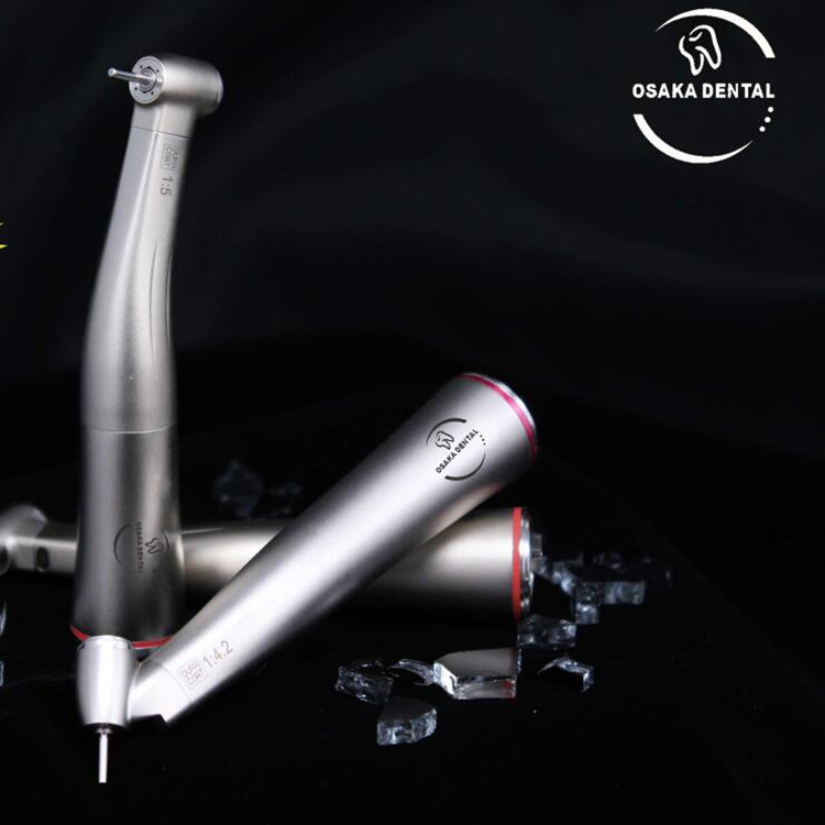 Contre-angle de haute qualité à 45 degrés 1: 4.2 Pièce à main avec lumière à fibre optique pour moteur électrique